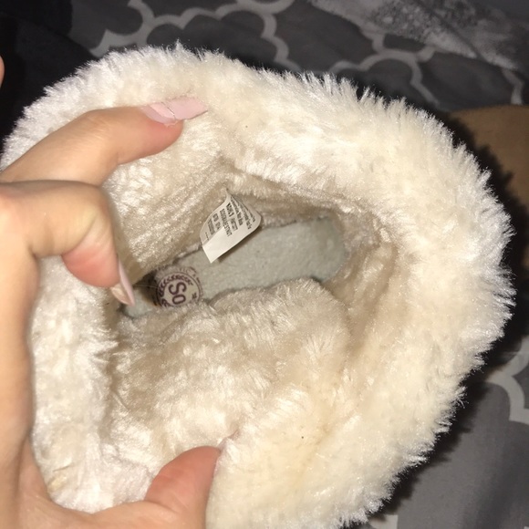 Boots - Picture 4 of 4